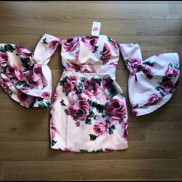 Nwt-l’atiste 3D Rose and Ruffle Bell Sleeve Dress - Picture 2 of 7